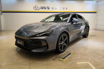 2023款 2.0T 自动Trophy+激擎耀世版